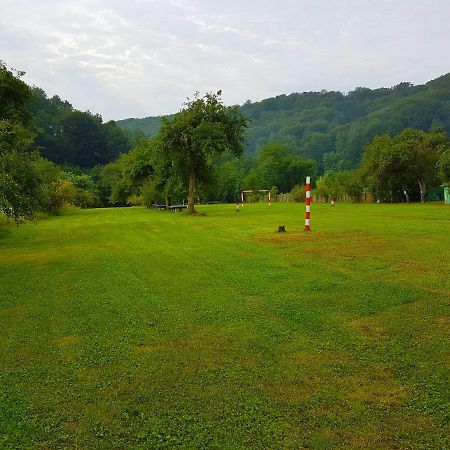 Casutele Din Grosi Hotel Grosi  ภายนอก รูปภาพ