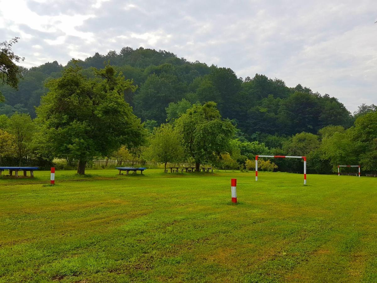 Casutele Din Grosi Hotel Grosi  ภายนอก รูปภาพ