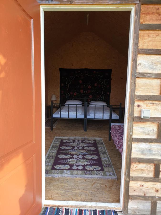 Casutele Din Grosi Hotel Grosi  ภายนอก รูปภาพ
