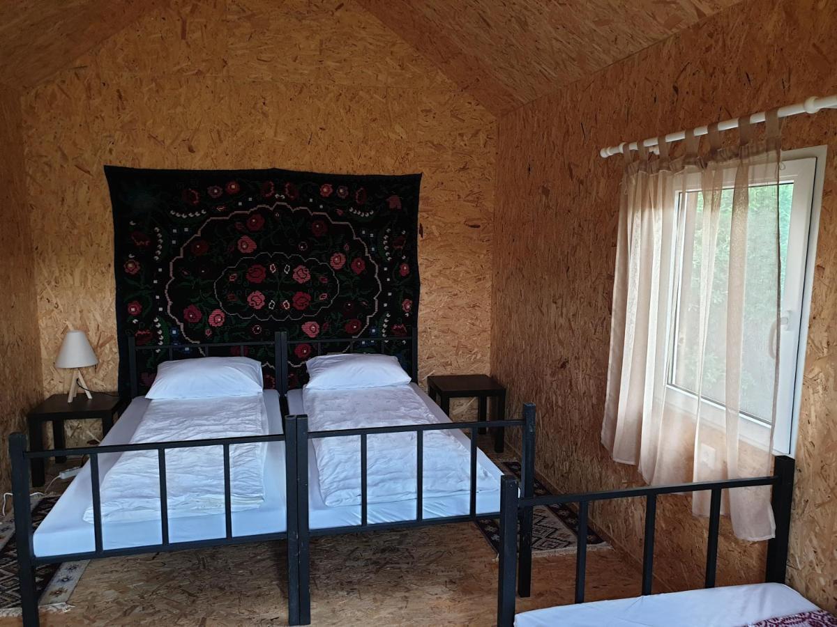Casutele Din Grosi Hotel Grosi  ภายนอก รูปภาพ