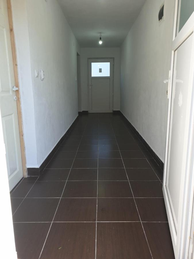 Casutele Din Grosi Hotel Grosi  ภายนอก รูปภาพ
